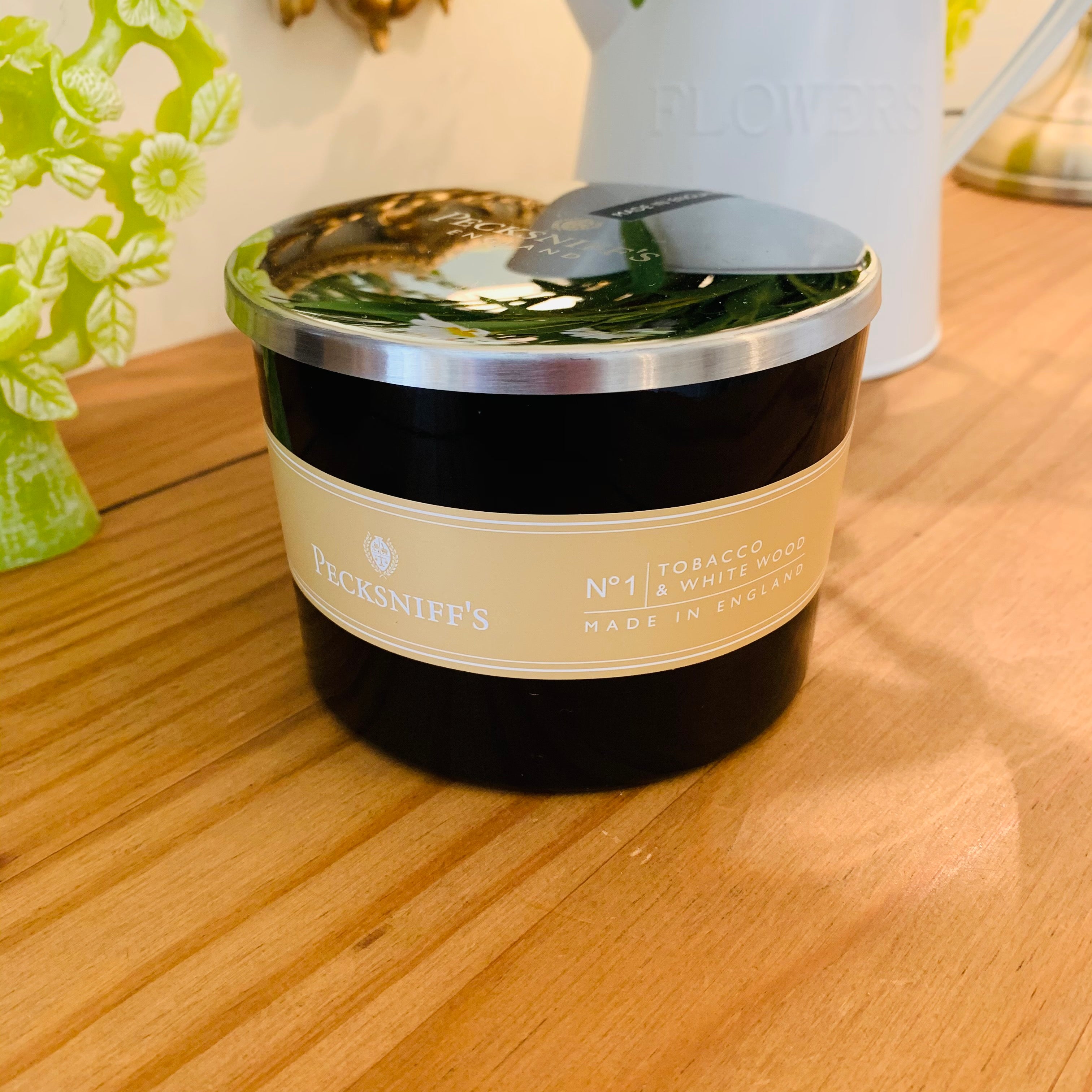 Tobacco & White Wood – Pecksniff's Candle – Super Duper Candle Company